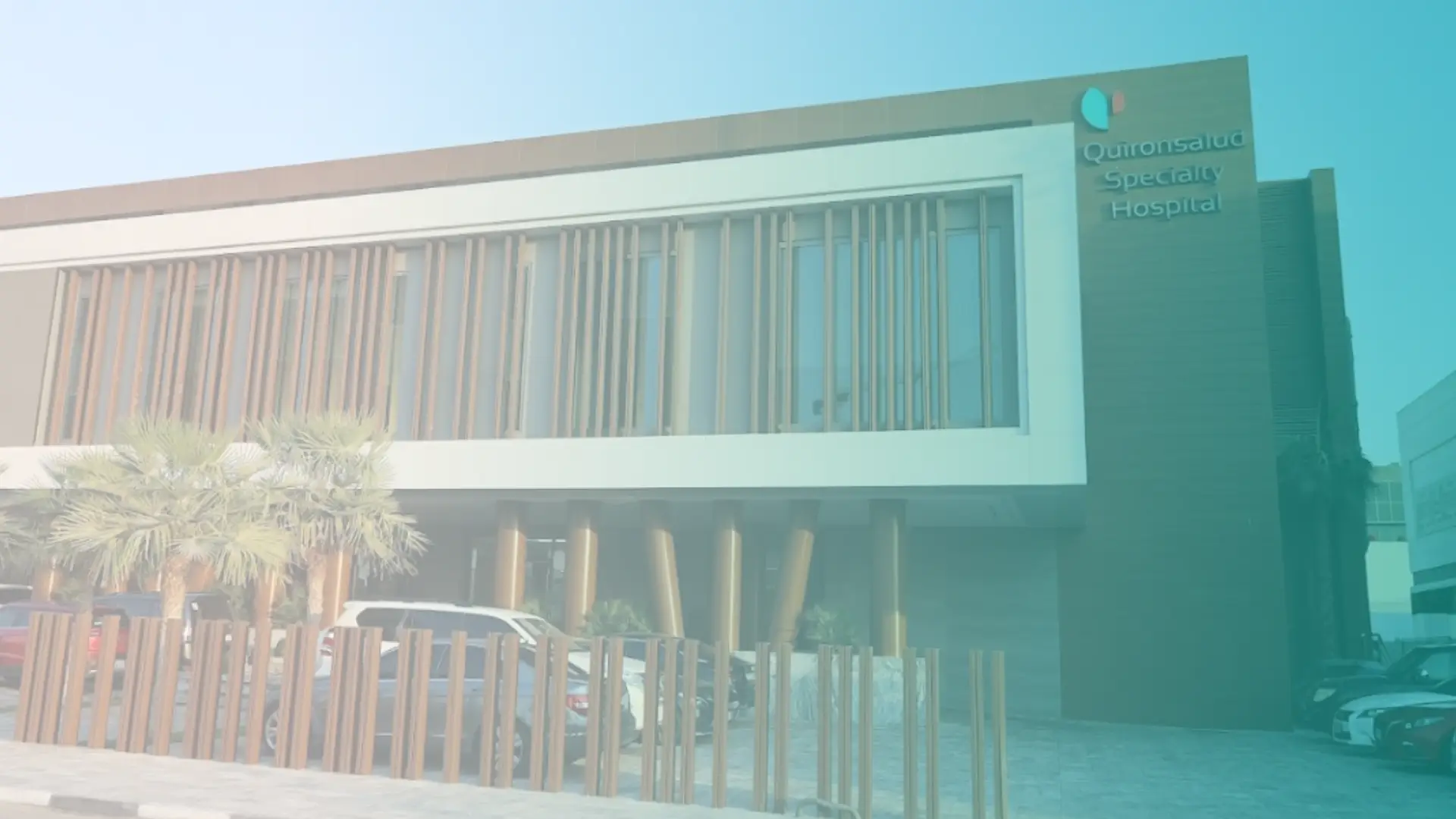 Exterior view of Quironsalud Hospital Dubai, offering world-class medical care.